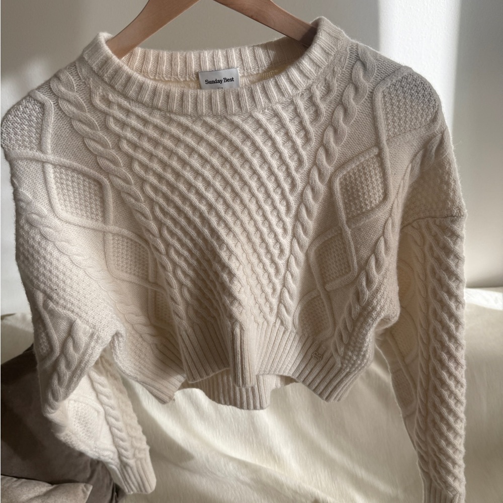 Aritzia Cream Cable Knit Sweater Cropped